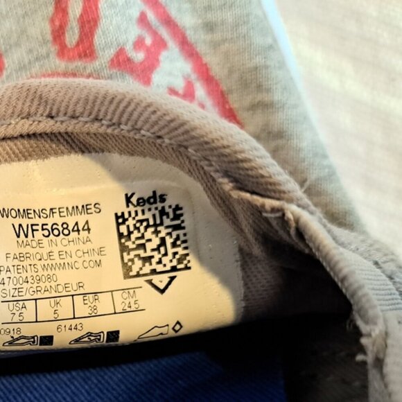 Boston Red Sox women's size 7.5 slip on Keds, gray with red printing, VGUC - Picture 7 of 8